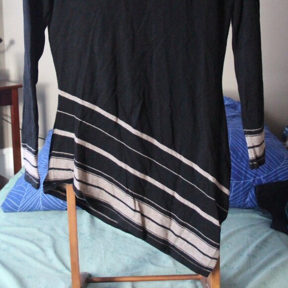Le Chateau black and grey striped sweater/dress, size Small - Picture 4 of 6